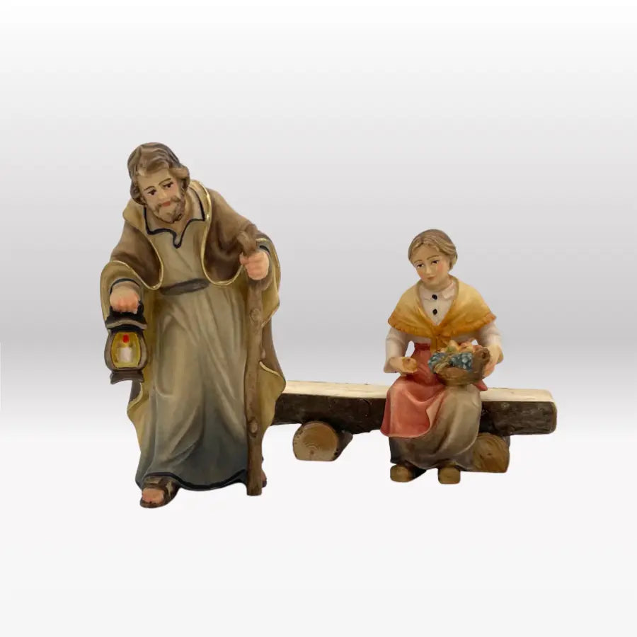 Oma sitzend (ohne Bank) von Heimatkrippe-3