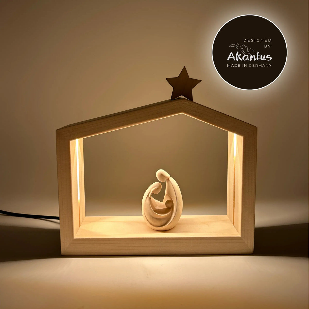 Blockkrippe "Art Deco" Zirbe mit Familienhaus "Akantus Design" Fichte natur